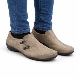 Size 9 Taos Bungie Jump Women’s Leather Slip On Shoes Comfort Loafers Casual